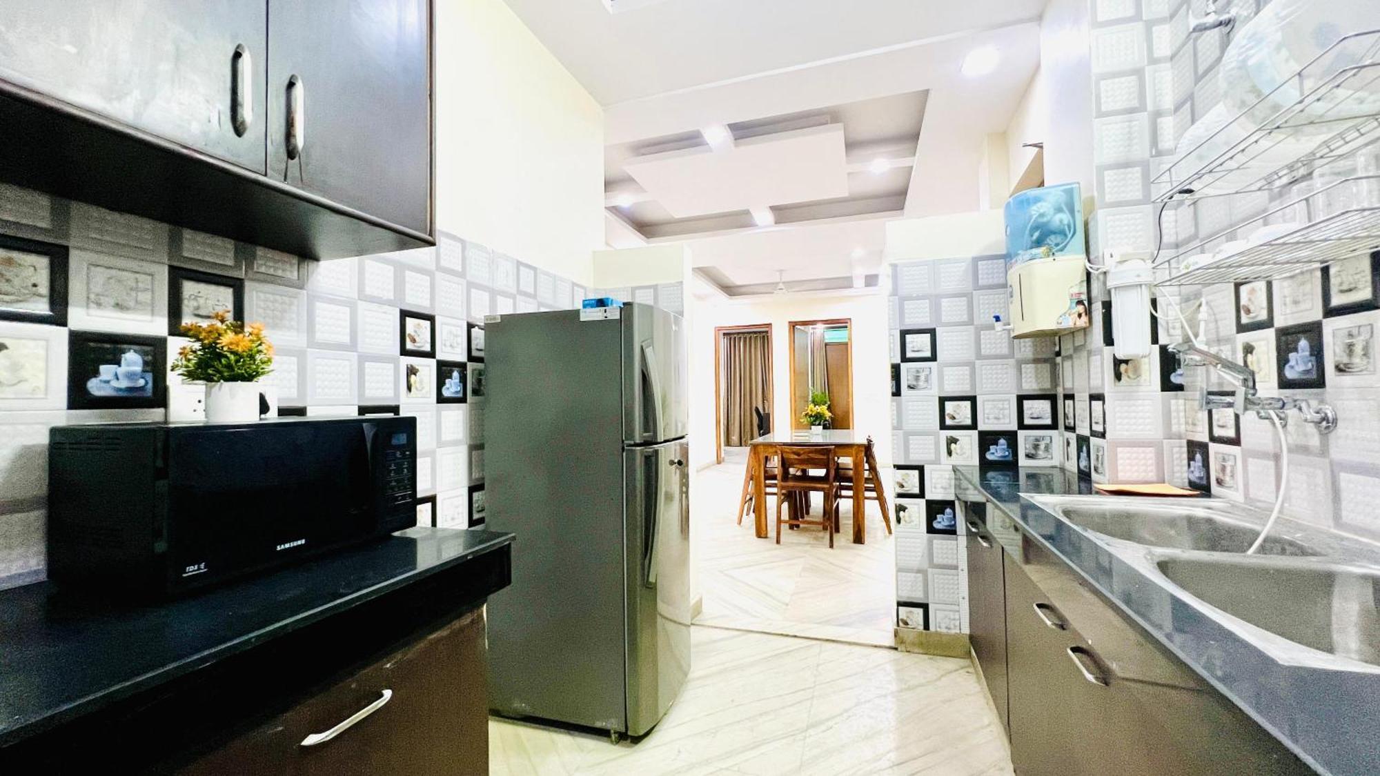 Apartment Bluo Modern 3bhk Rohini - Lift , Parking , Balcony New Delhi