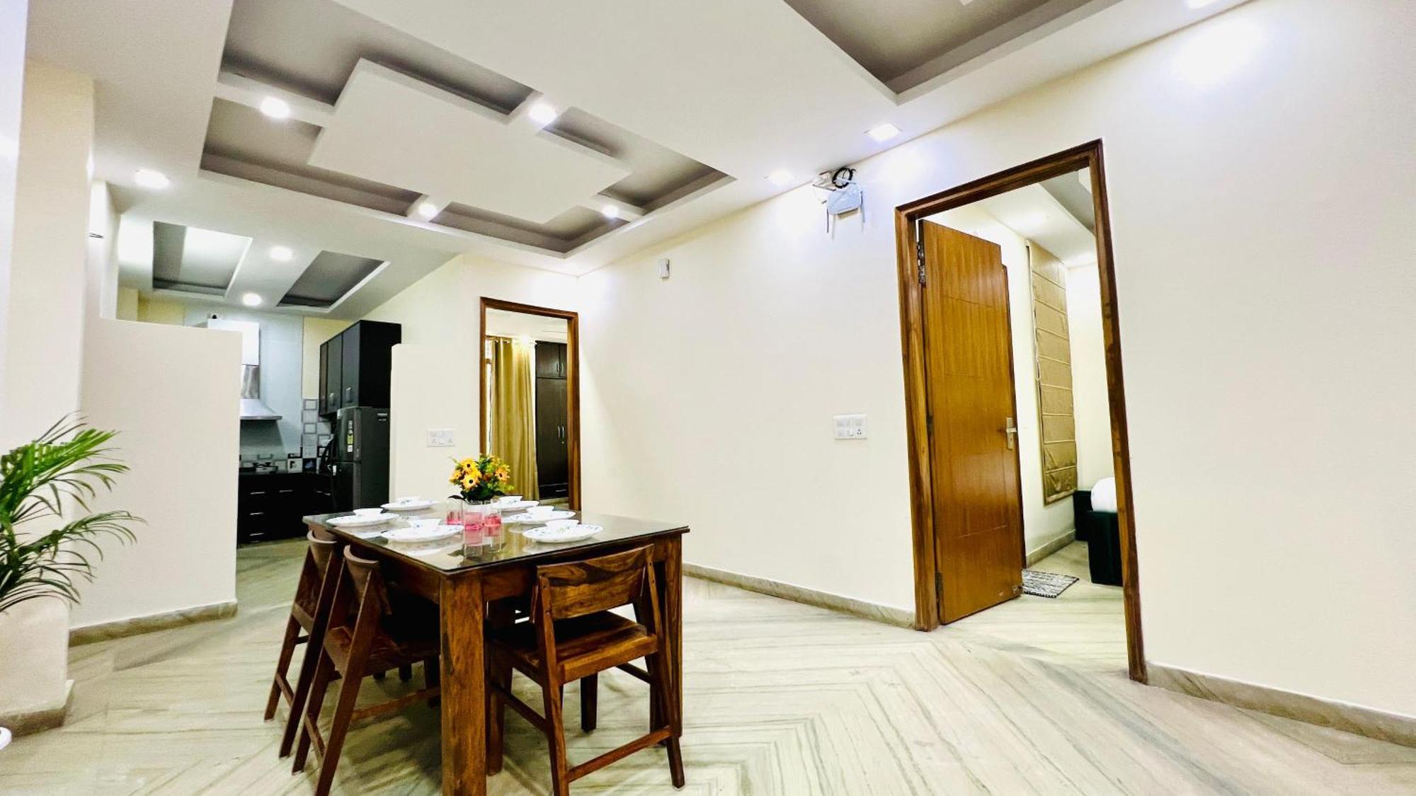 Apartment Bluo Modern 3bhk Rohini - Lift , Parking , Balcony New Delhi
